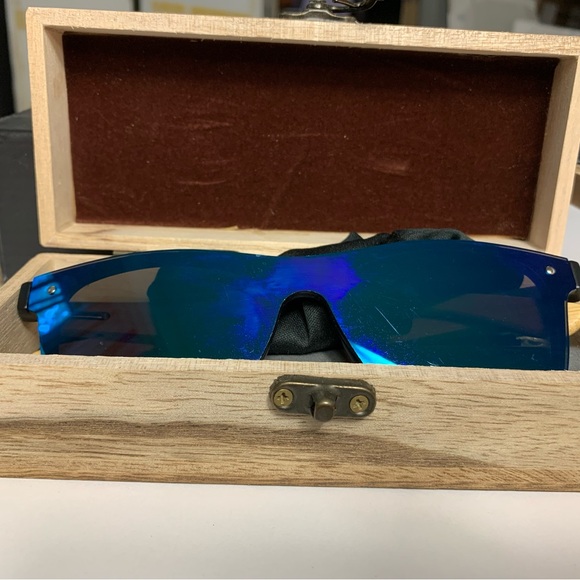 Barcur Blue Bamboo Polar Sunglasses BNIB - Picture 3 of 4